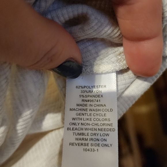 Women's crop top - Picture 2 of 3